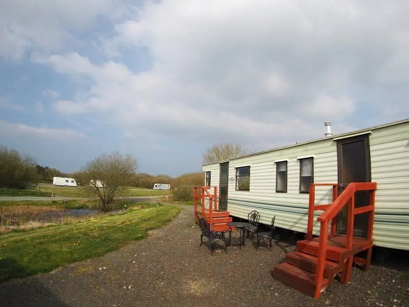 cropped-yetygors-8b-static-caravan-exterior.jpg